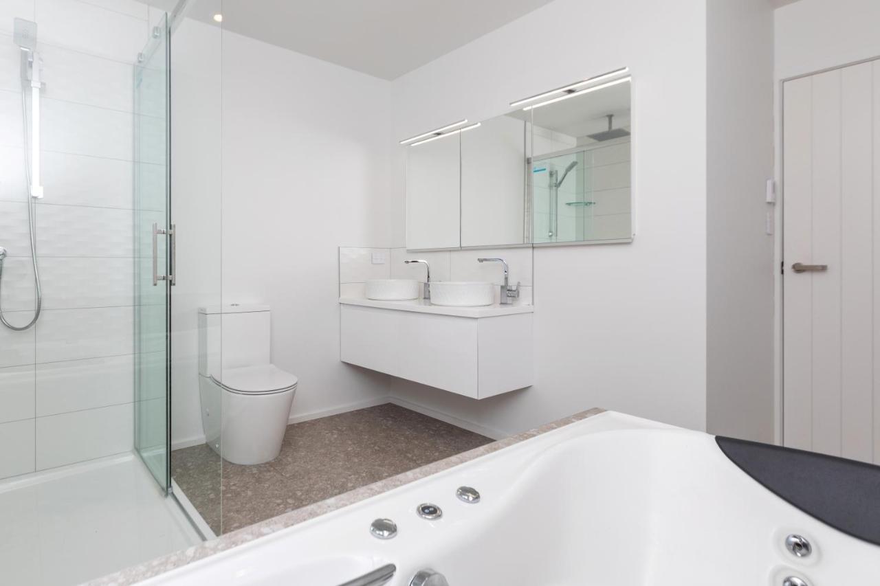 Oakura Beach Front Apartments Extérieur photo